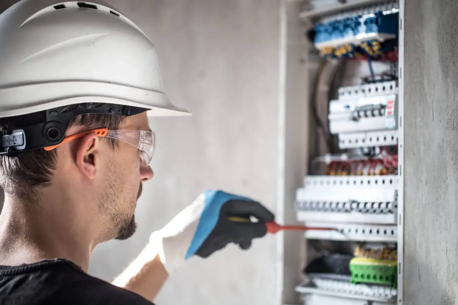 Instalacje elektryczne - zdjęcie 1